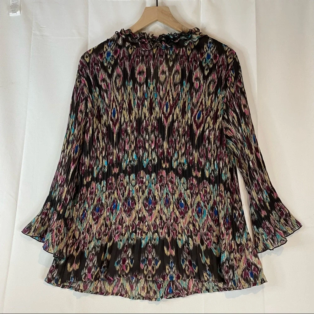 CJ BANKS Women’s Size 1X Blouse Top Shirt Button Down Front V Neck Ruffle Aztec - Picture 12 of 16